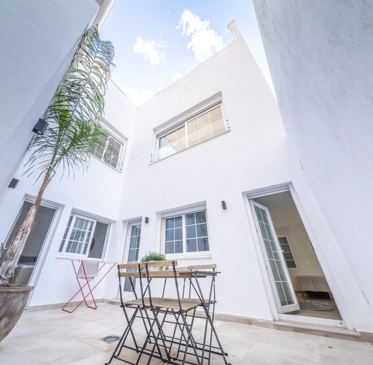 Lys ned i gårdhaven