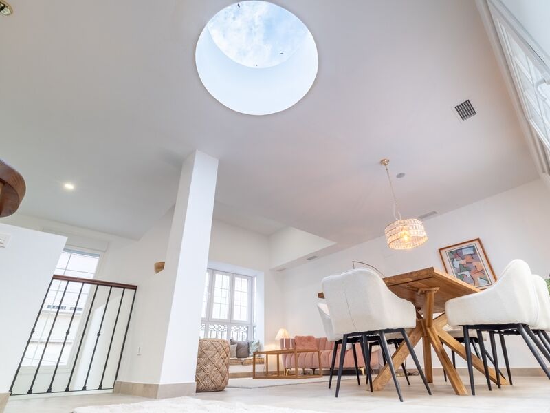 Spisestue under ovenlys